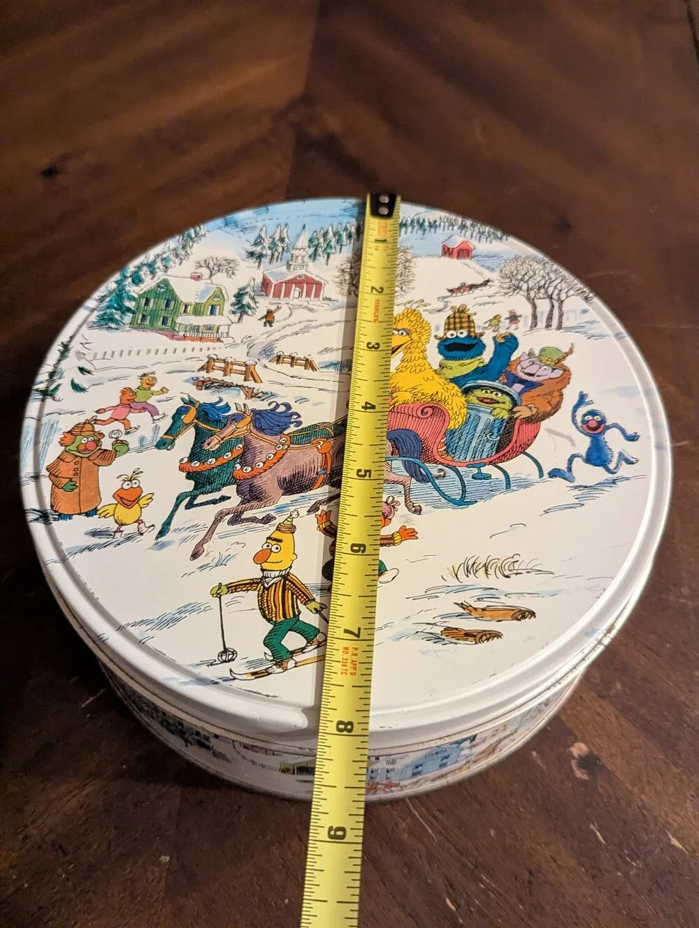 Vntg 1979 Sesame Street Winter Sleigh Ride Tin